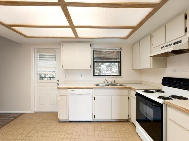 533 E CURLEW PLACE 533, Tarpon Springs, FL 34689