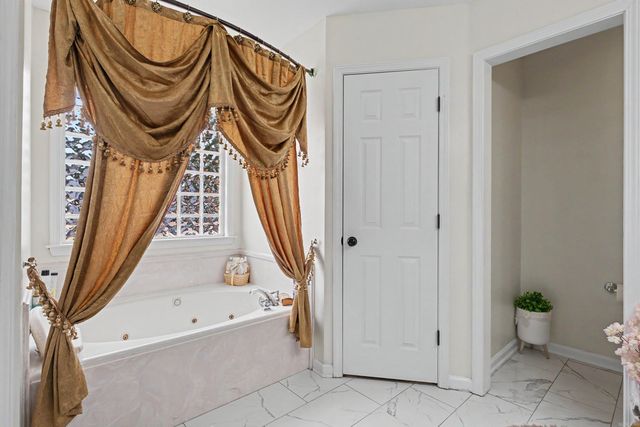 1440 oak shadows Drive, Sherwood, AR 72120