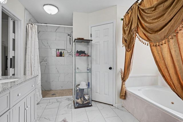 1440 oak shadows Drive, Sherwood, AR 72120