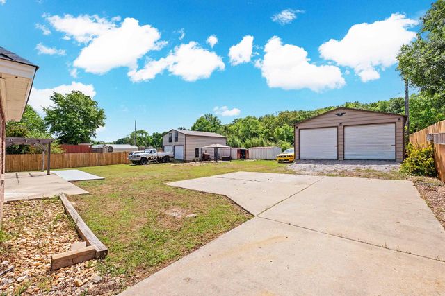 1440 oak shadows Drive, Sherwood, AR 72120