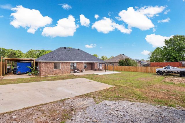 1440 oak shadows Drive, Sherwood, AR 72120