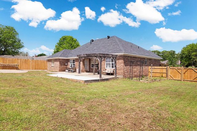 1440 oak shadows Drive, Sherwood, AR 72120
