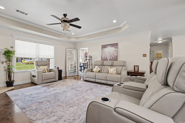 1440 oak shadows Drive, Sherwood, AR 72120