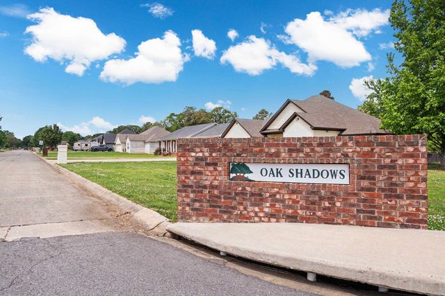 1440 oak shadows Drive, Sherwood, AR 72120