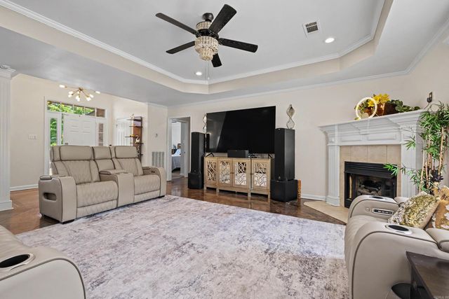 1440 oak shadows Drive, Sherwood, AR 72120