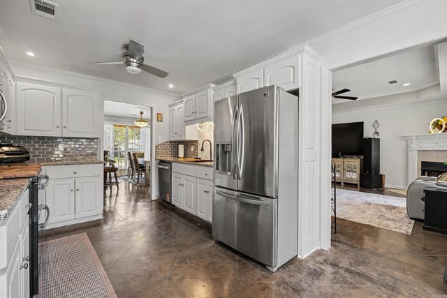 1440 oak shadows Drive, Sherwood, AR 72120