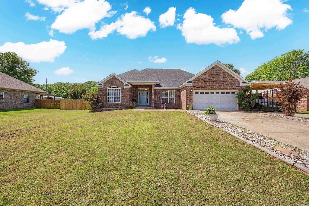 1440 oak shadows Drive, Sherwood, AR 72120