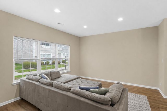 1066 E 115th Court, Crown Point, IN 46307