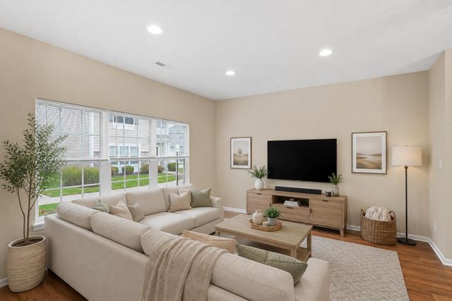 1066 E 115th Court, Crown Point, IN 46307