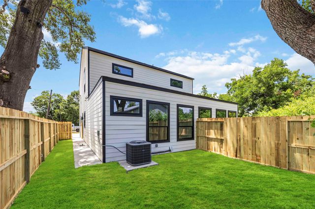 7129 Sidney Street A-B, Houston, TX 77021