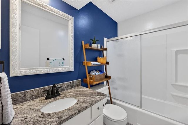12107 W 79th Terrace, Lenexa, KS 66215