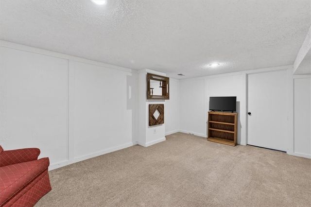 12107 W 79th Terrace, Lenexa, KS 66215