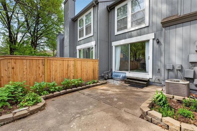 12107 W 79th Terrace, Lenexa, KS 66215