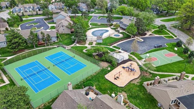12107 W 79th Terrace, Lenexa, KS 66215
