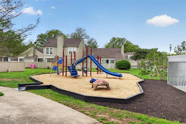 12107 W 79th Terrace, Lenexa, KS 66215