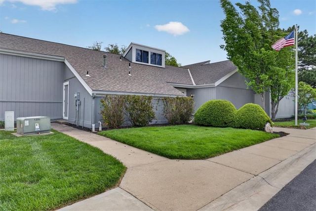 12107 W 79th Terrace, Lenexa, KS 66215