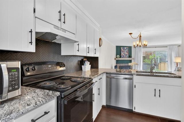 12107 W 79th Terrace, Lenexa, KS 66215
