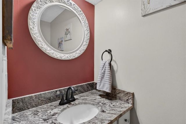 12107 W 79th Terrace, Lenexa, KS 66215