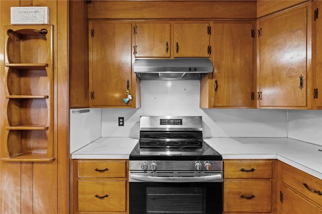 128 Warwick Road, Pawtucket, RI 02861