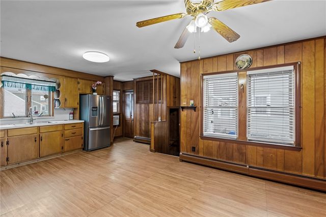 128 Warwick Road, Pawtucket, RI 02861