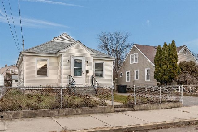 128 Warwick Road, Pawtucket, RI 02861