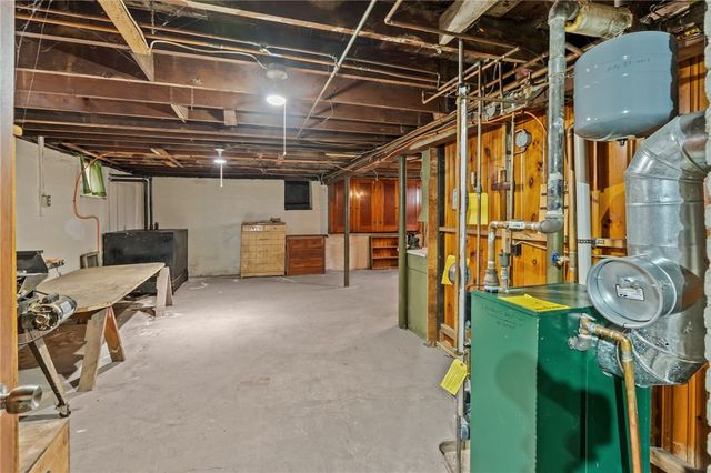 128 Warwick Road, Pawtucket, RI 02861