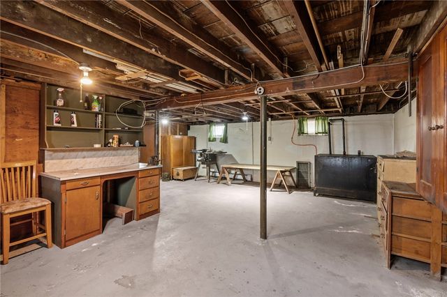 128 Warwick Road, Pawtucket, RI 02861