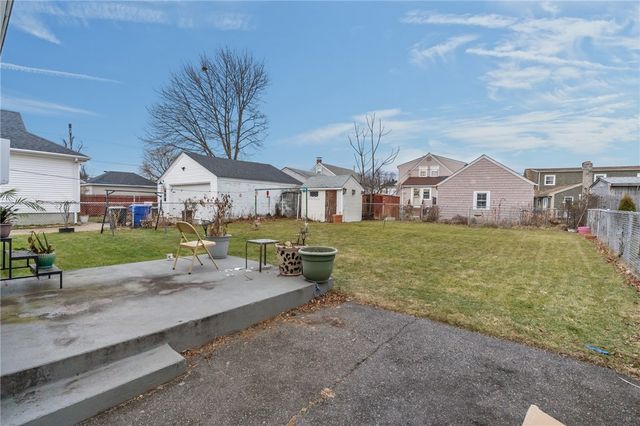 128 Warwick Road, Pawtucket, RI 02861