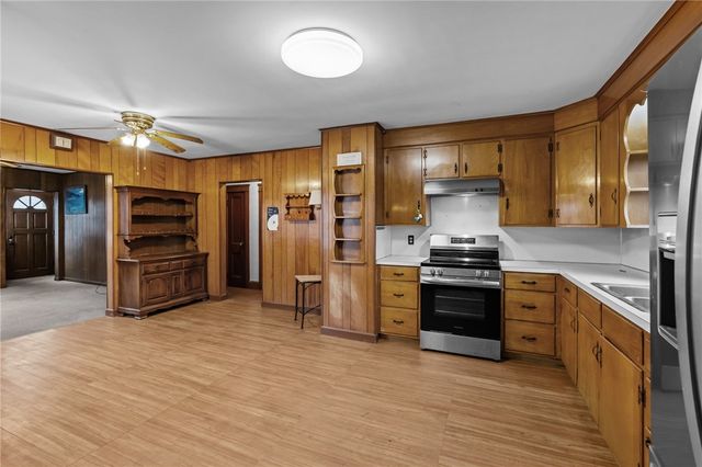 128 Warwick Road, Pawtucket, RI 02861