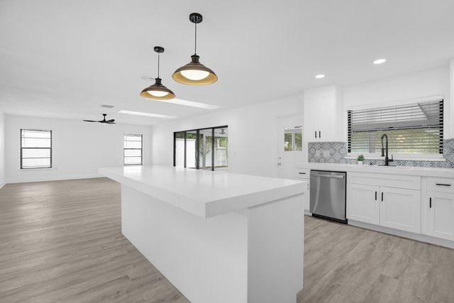 8241 CARAWAY DRIVE, Orlando, FL 32819