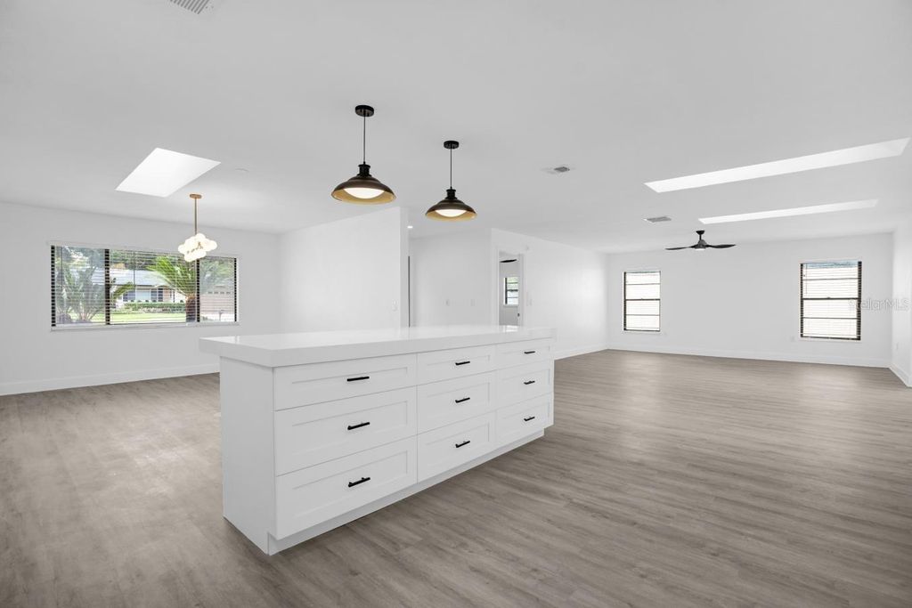 Image 11 of property listing at 8241 CARAWAY DRIVE, Orlando, FL 32819