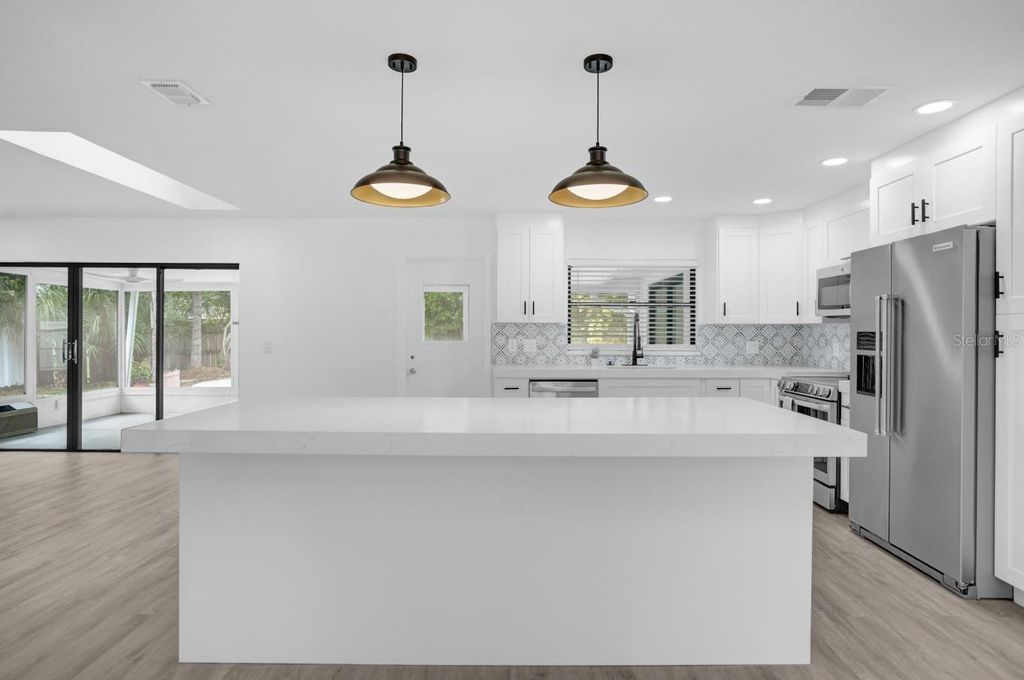 Image 8 of property listing at 8241 CARAWAY DRIVE, Orlando, FL 32819