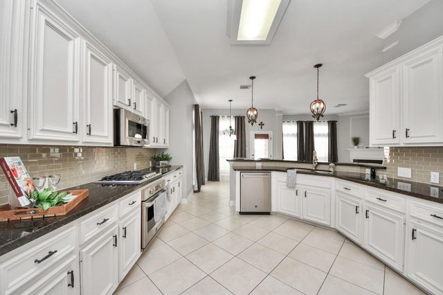 2802 Creek Bend Drive, Friendswood, TX 77546