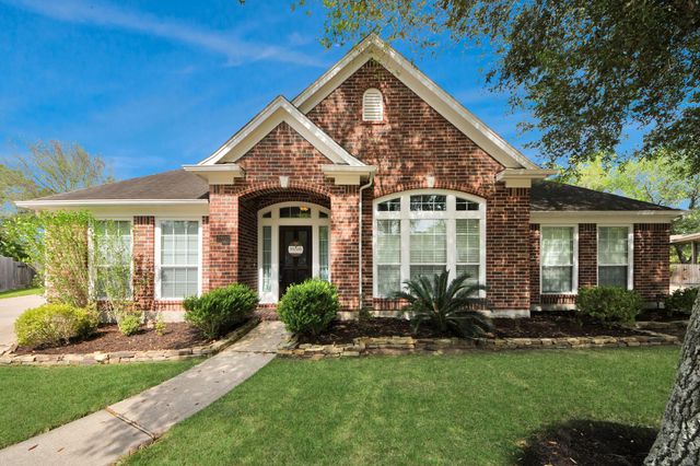 2802 Creek Bend Drive, Friendswood, TX 77546