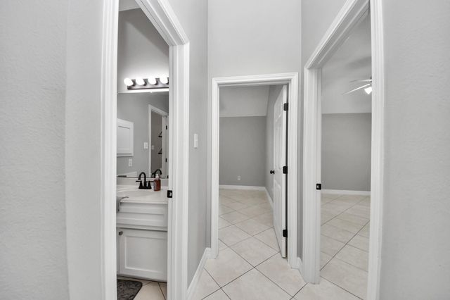 2802 Creek Bend Drive, Friendswood, TX 77546