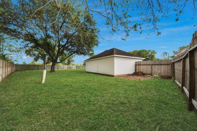 2802 Creek Bend Drive, Friendswood, TX 77546