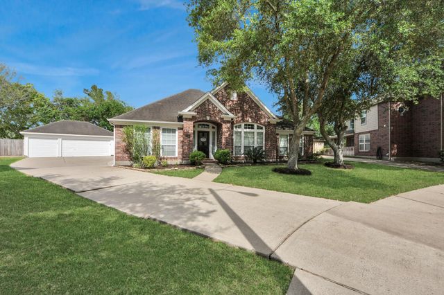 2802 Creek Bend Drive, Friendswood, TX 77546