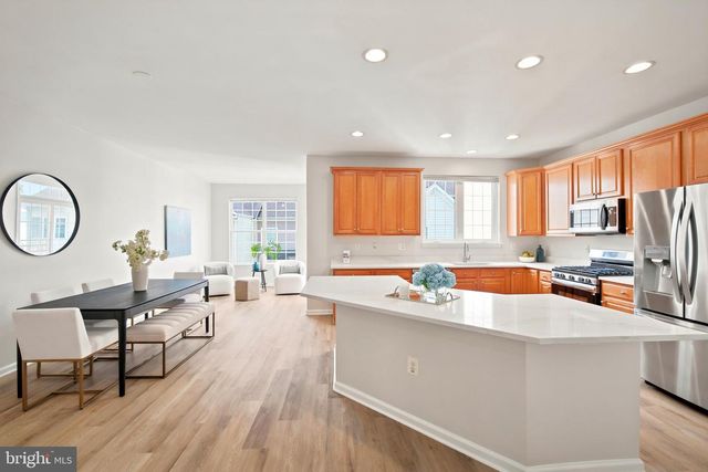 12147 MONTEITH LN, Fairfax, VA 22030