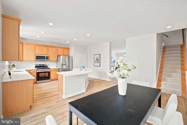 12147 MONTEITH LN, Fairfax, VA 22030