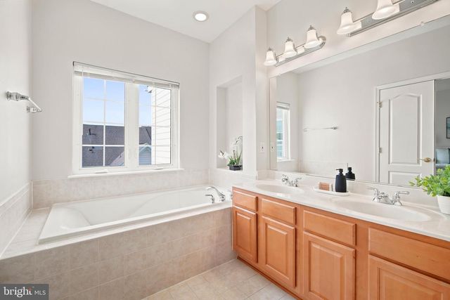 12147 MONTEITH LN, Fairfax, VA 22030
