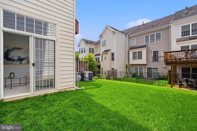 12147 MONTEITH LN, Fairfax, VA 22030