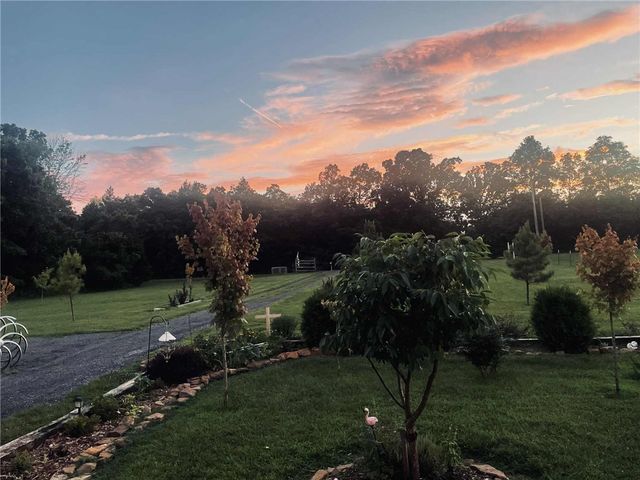 2462 Hilltop Road, Marshall, AR 72650