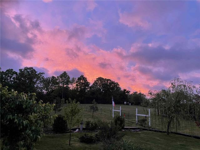2462 Hilltop Road, Marshall, AR 72650