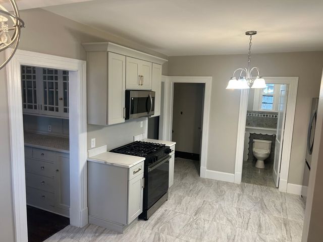 122 Bellevue Ave, Springfield, MA 01108
