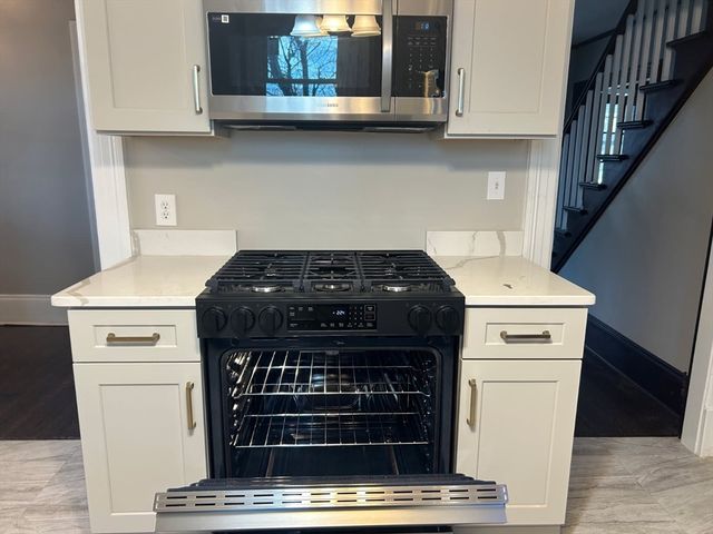 122 Bellevue Ave, Springfield, MA 01108