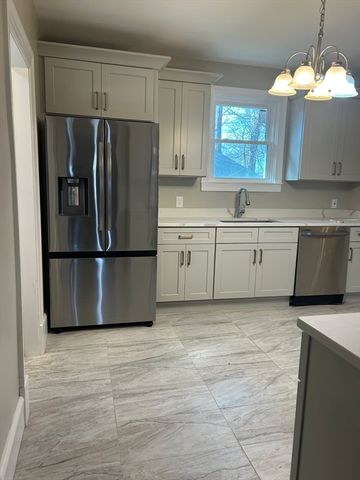 122 Bellevue Ave, Springfield, MA 01108