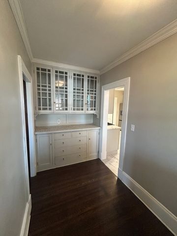 122 Bellevue Ave, Springfield, MA 01108