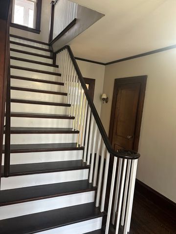 122 Bellevue Ave, Springfield, MA 01108
