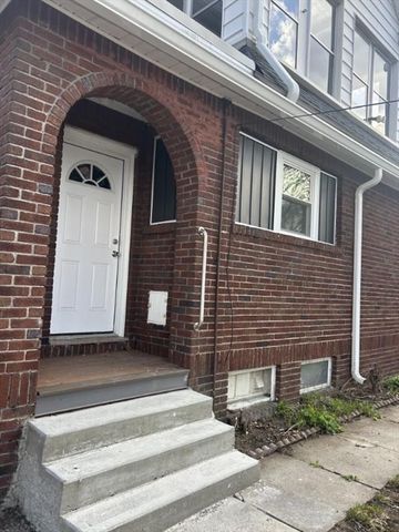 122 Bellevue Ave, Springfield, MA 01108