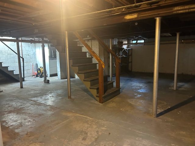 122 Bellevue Ave, Springfield, MA 01108